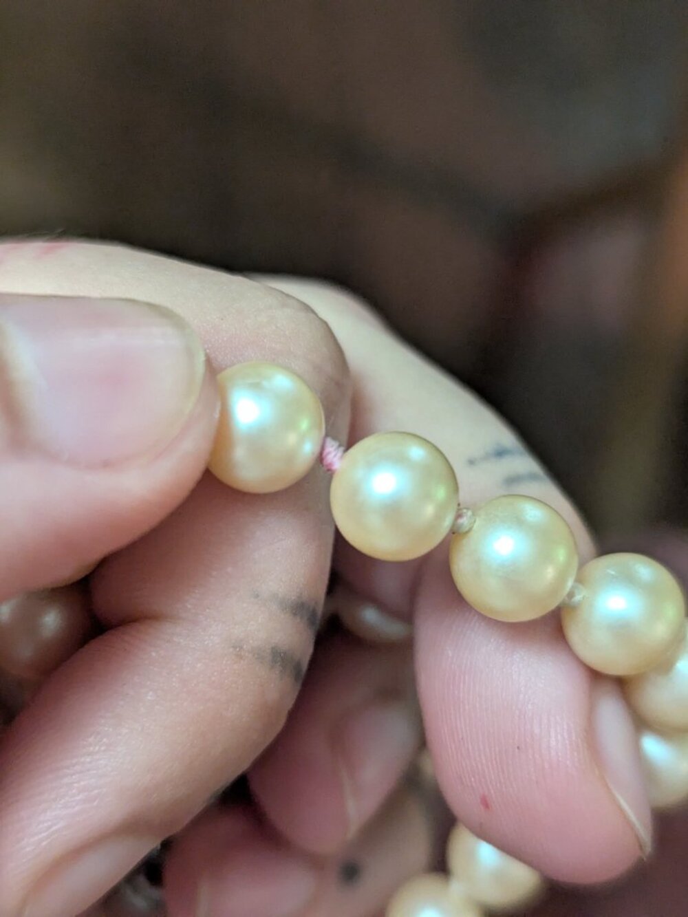 Vintage Faux pearl necklace 30 inch - Picture 4 of 5
